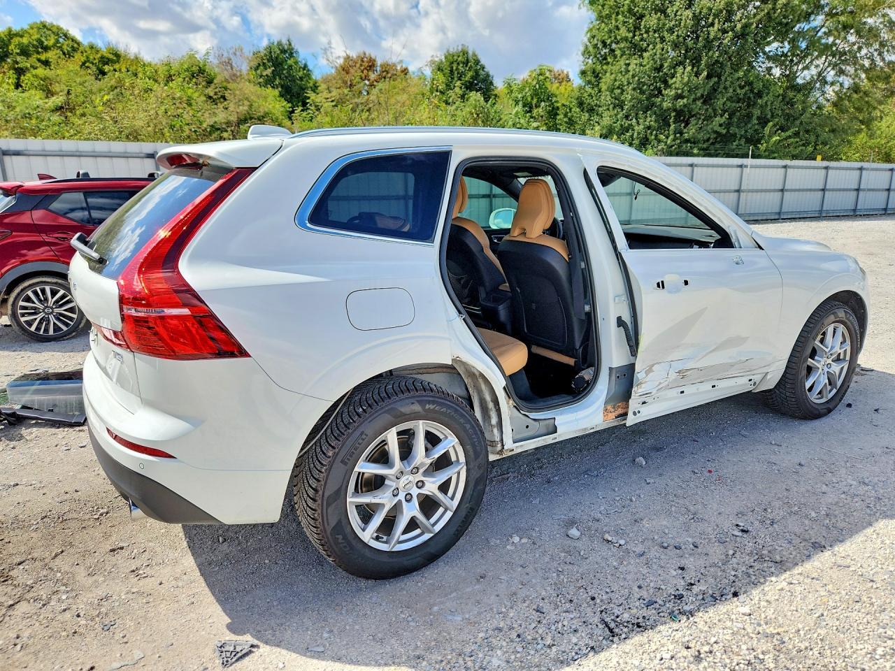 2020 Volvo Xc60 T5 Momentum - Фото 3