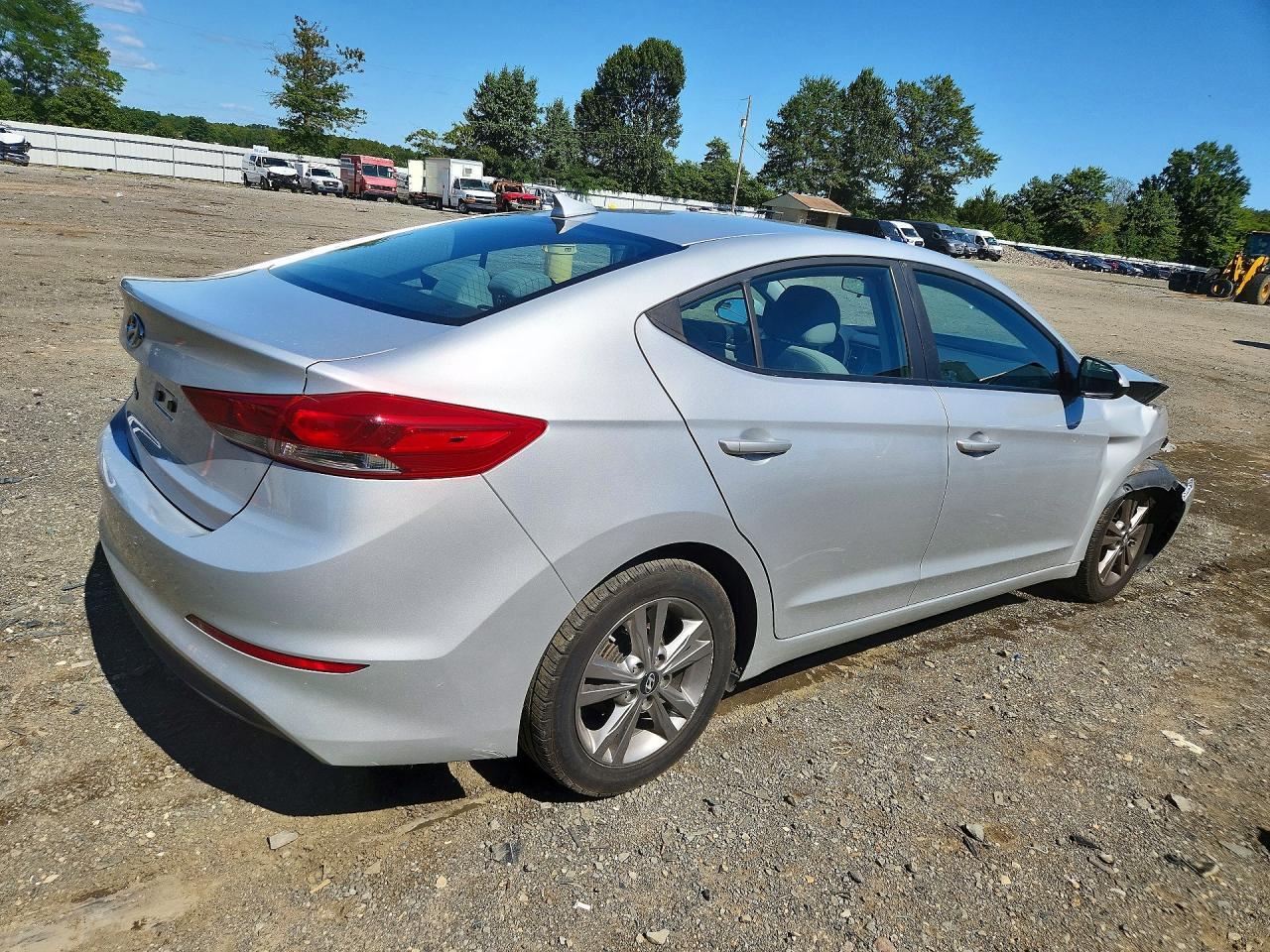 2017 Hyundai Elantra Se - Image 3