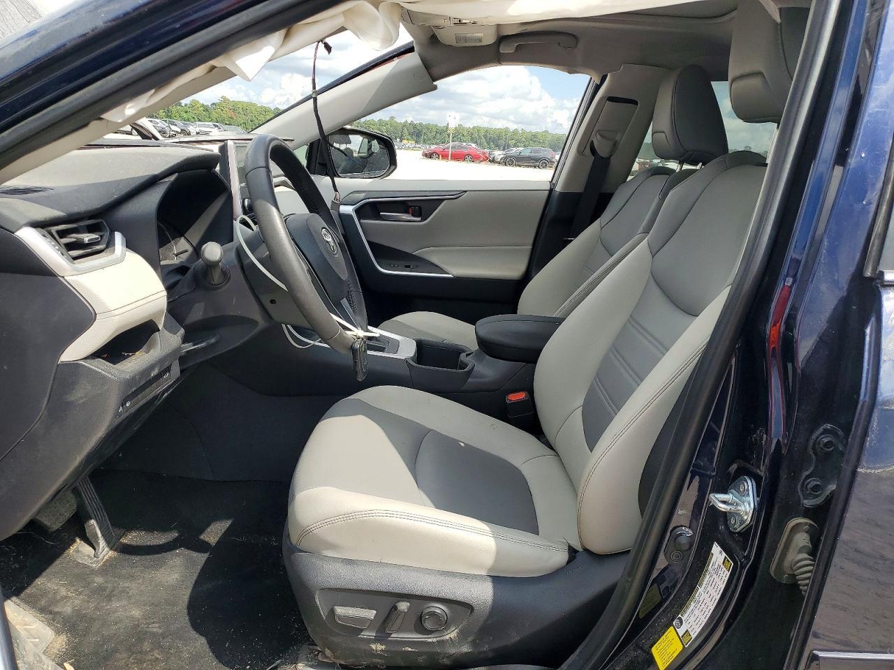 2025 Toyota Rav4 Xle Premium - Image 7
