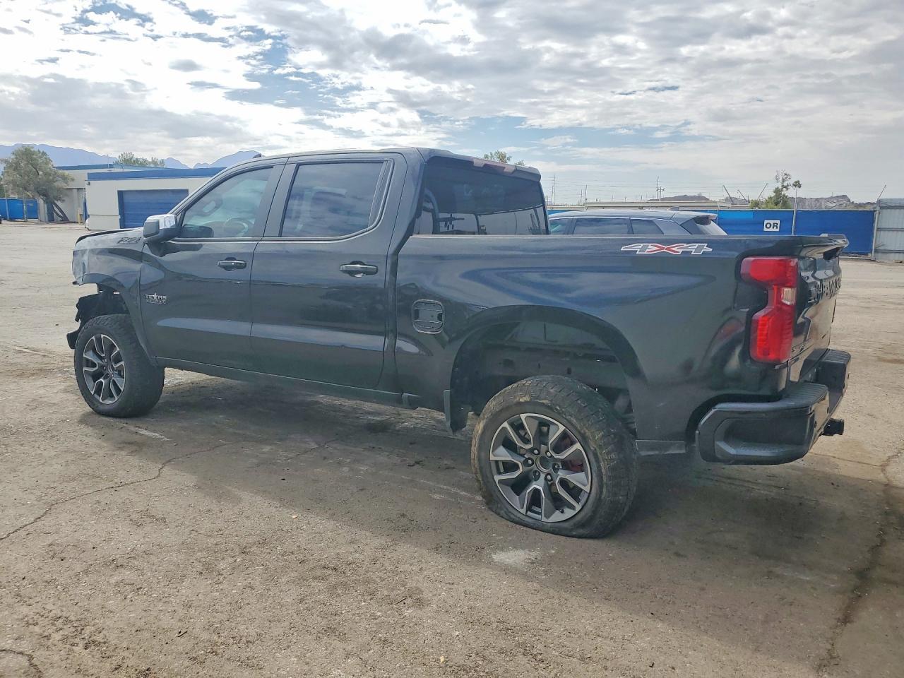 2022 Chevrolet 1500 - Image 2