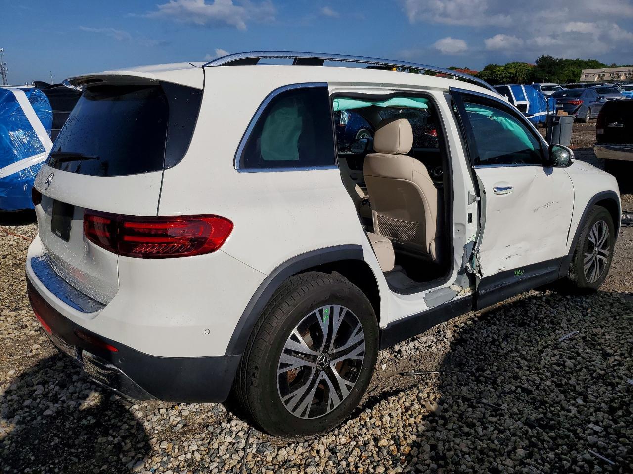2024 Mercedes-Benz Glb 250 - Фото 3