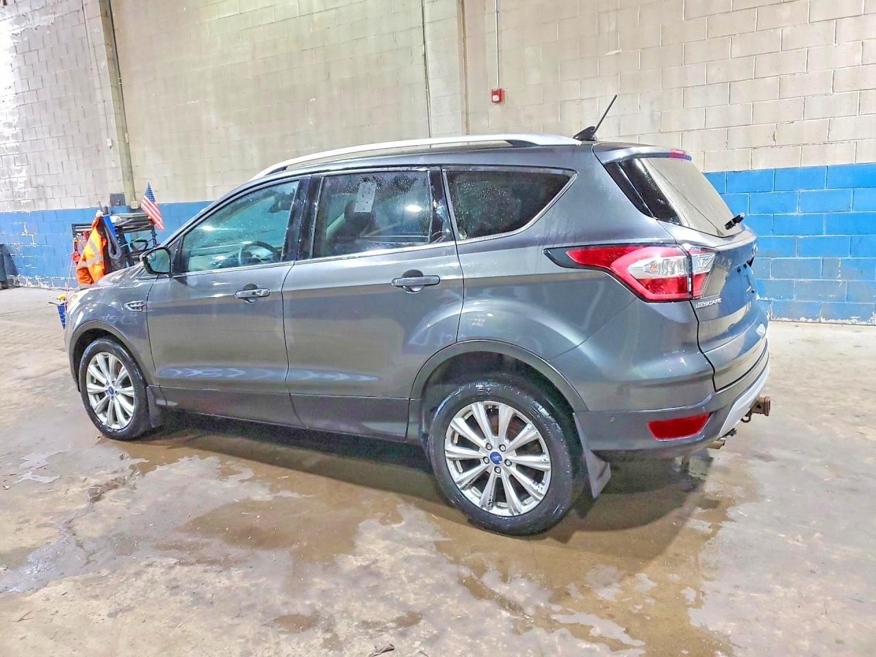 2018 Ford Escape Titanium - Фото 2