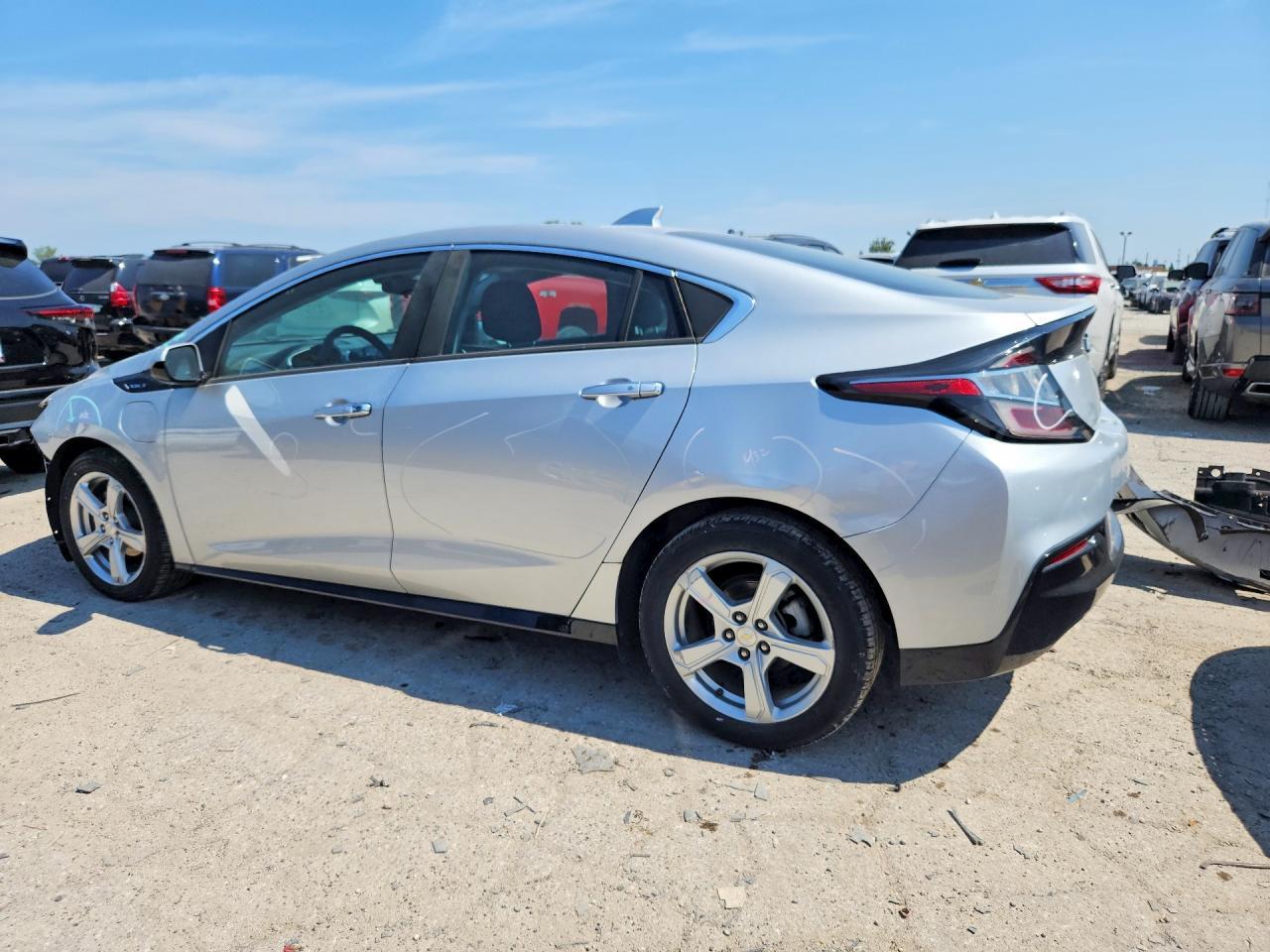 2018 Chevrolet Volt Lt - Image 2