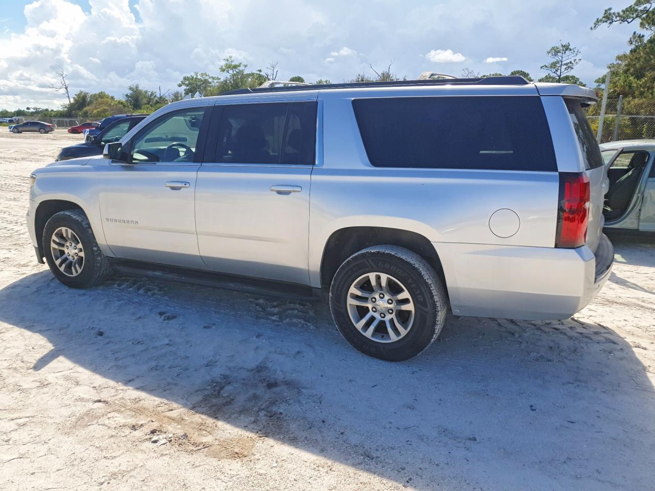2019 Chevrolet Suburban C1500 Lt - Image 2