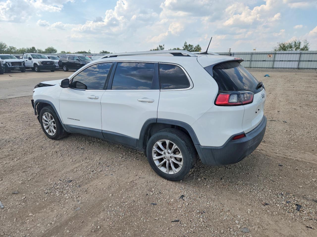 2019 Jeep Cherokee Latitude - Фото 2
