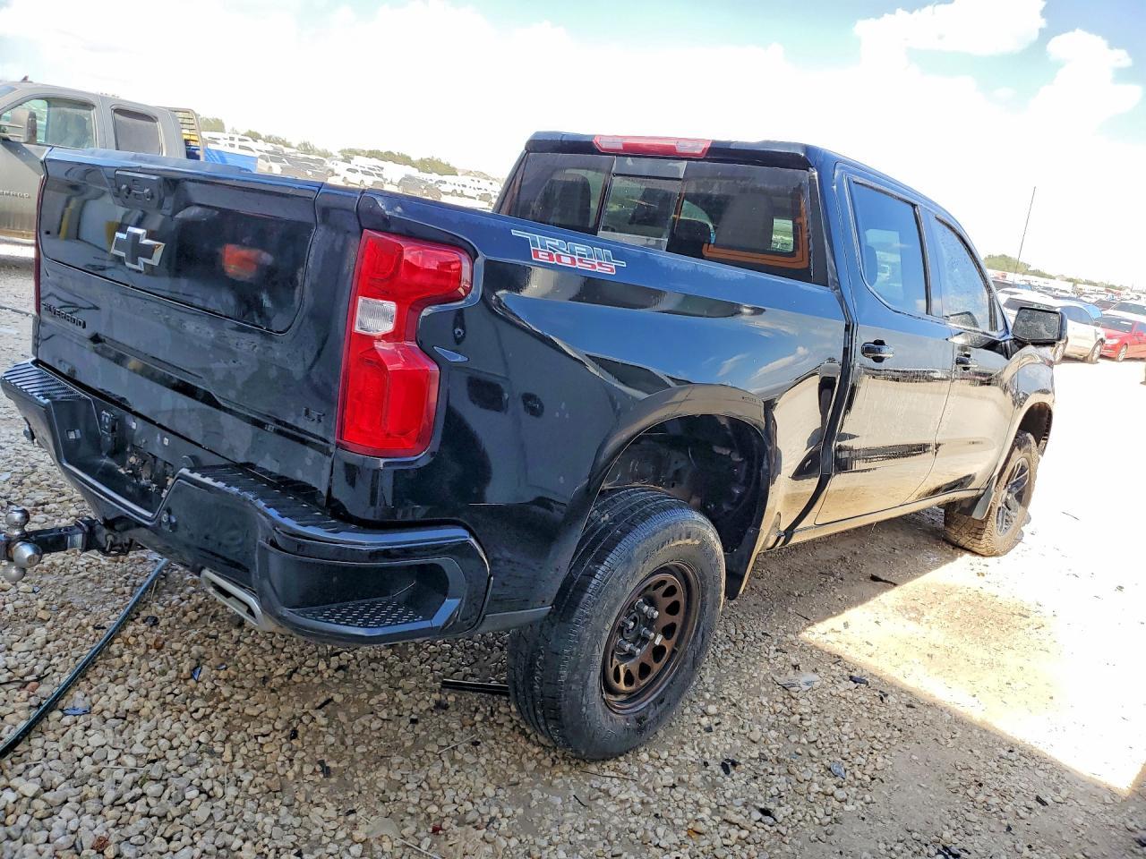2023 Chevrolet Silverado K1500 Lt Trail Boss - Image 3