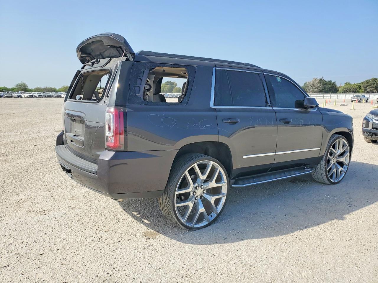 2018 GMC Yukon Slt - Фото 3