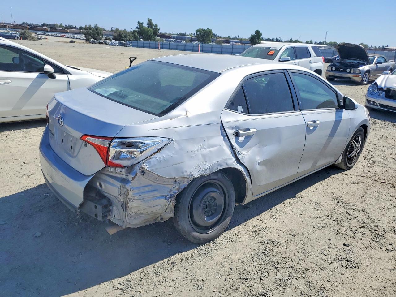 2014 Toyota Corolla L - Фото 3