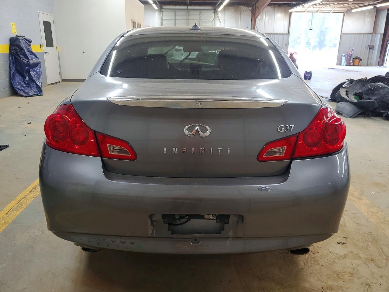 2010 Infiniti G37 Sedan - Фото 6