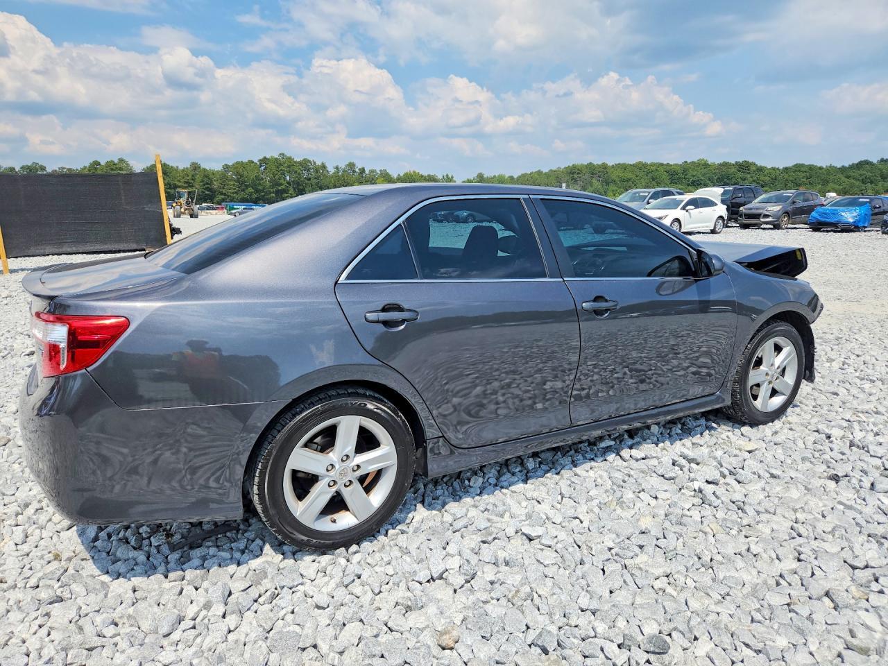 2013 Toyota Camry Se - Image 3