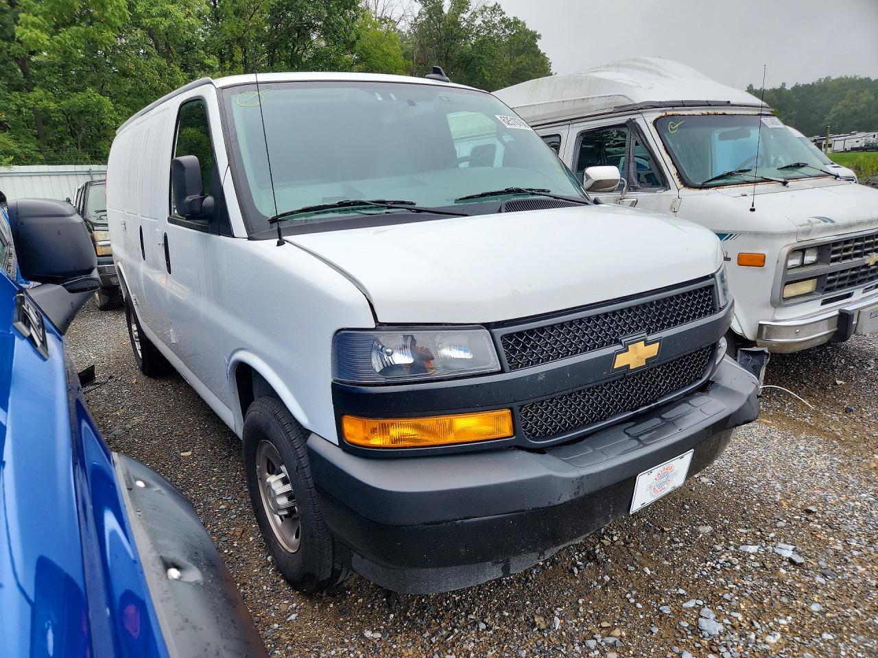2025 Chevrolet Express G2500 Delivery Van - Image 4