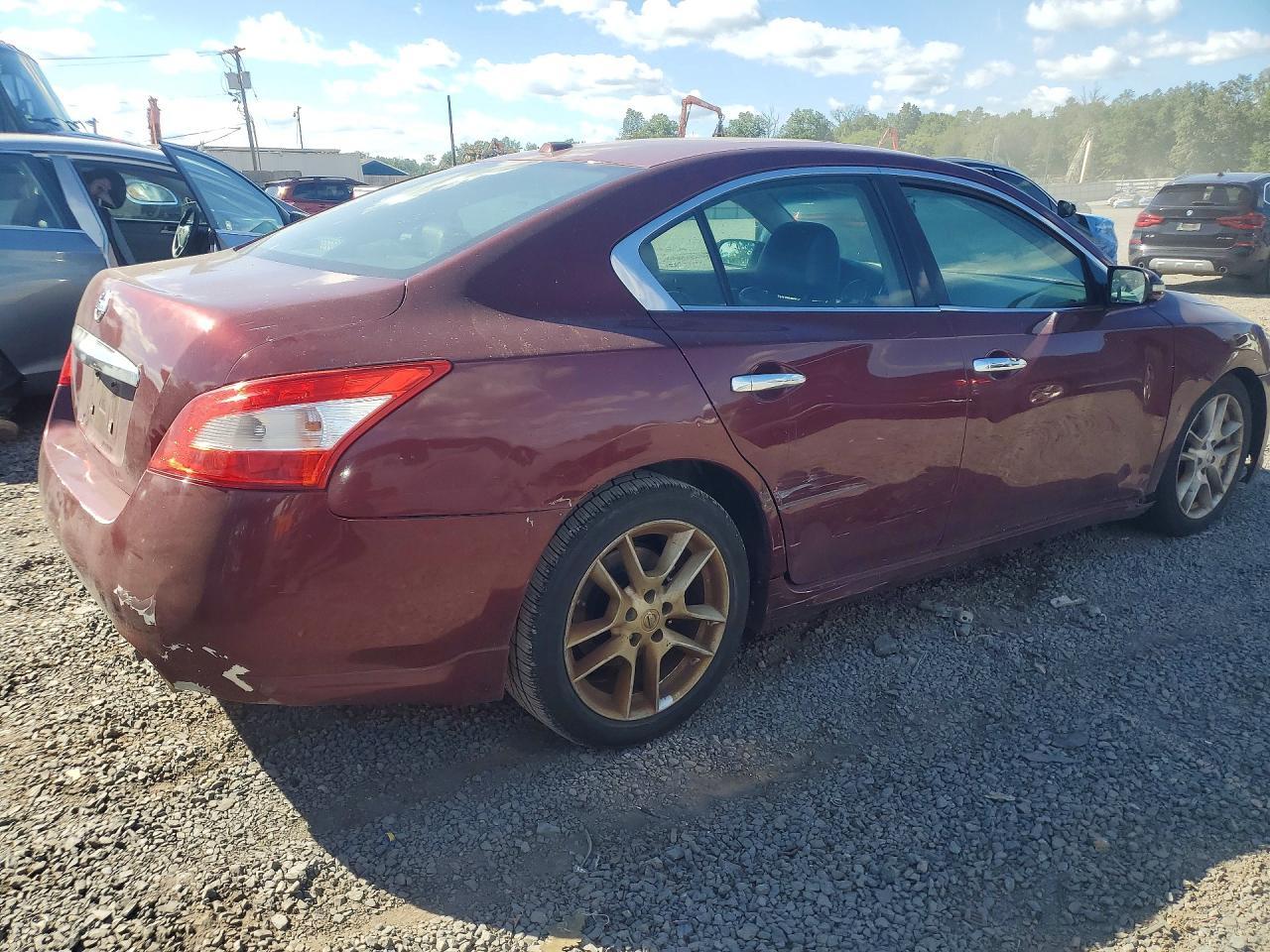 2010 Nissan Maxima 3.5 S - Фото 3