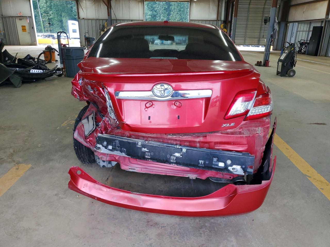 2011 Toyota Camry Xle - Image 6