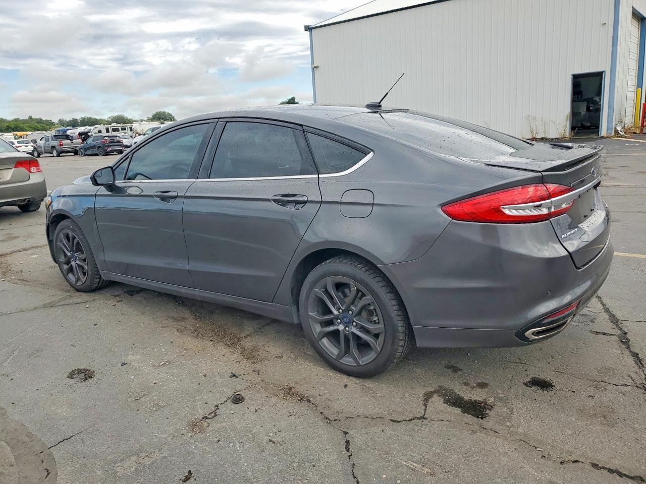 2018 Ford Fusion Se - Фото 2