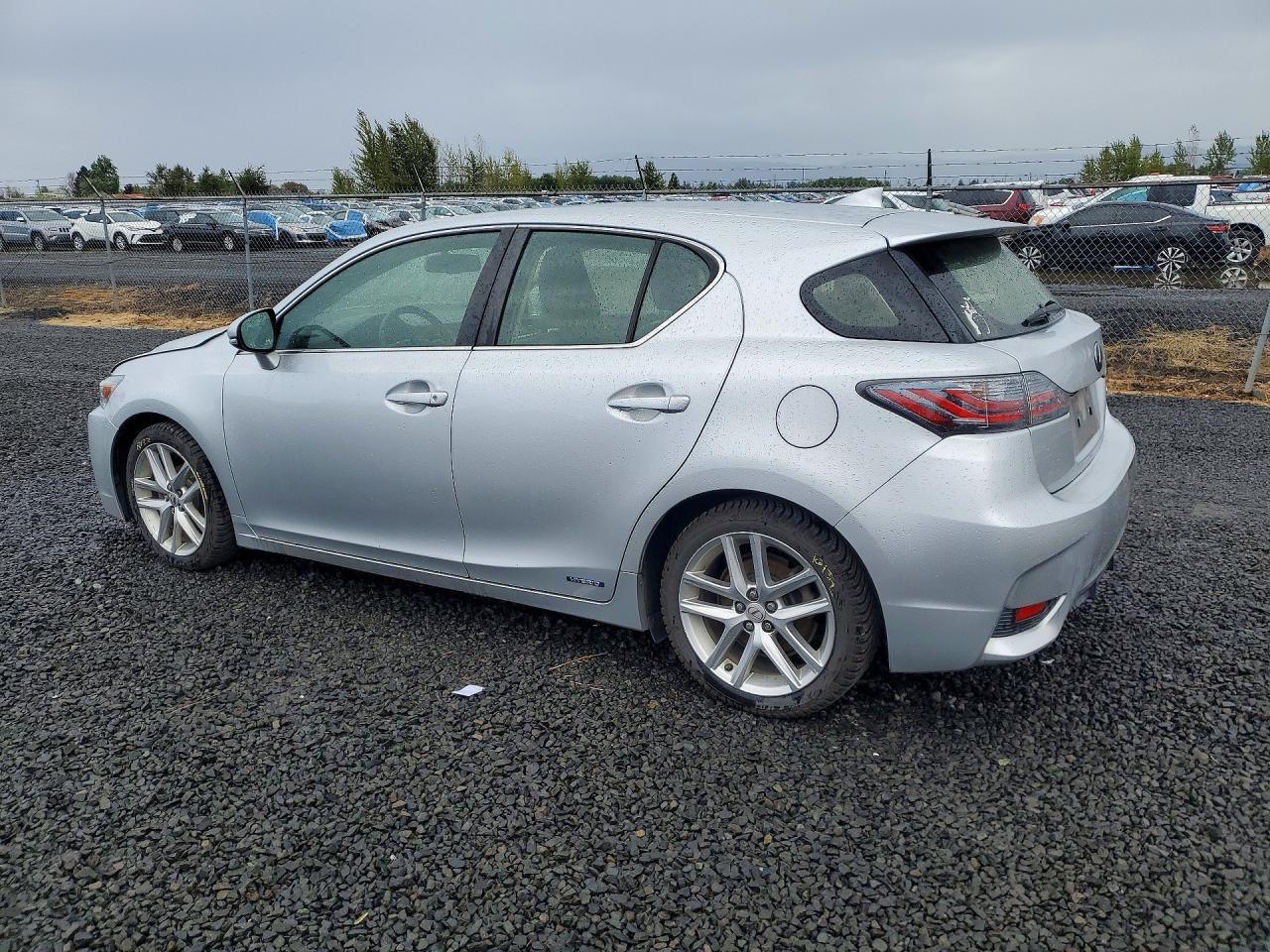 2014 Lexus Ct 200 - Image 2