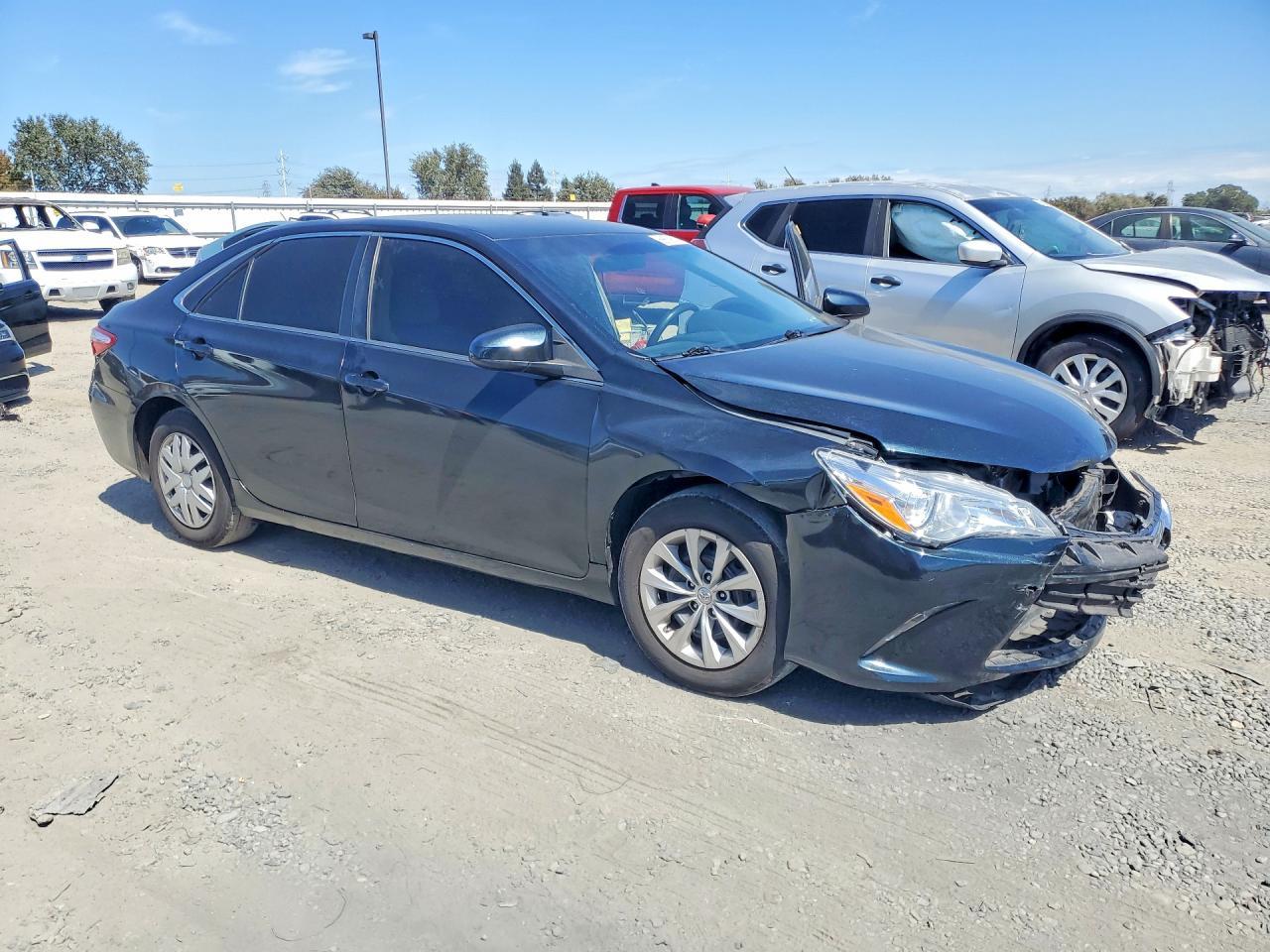 2016 Toyota Camry Le - Image 4
