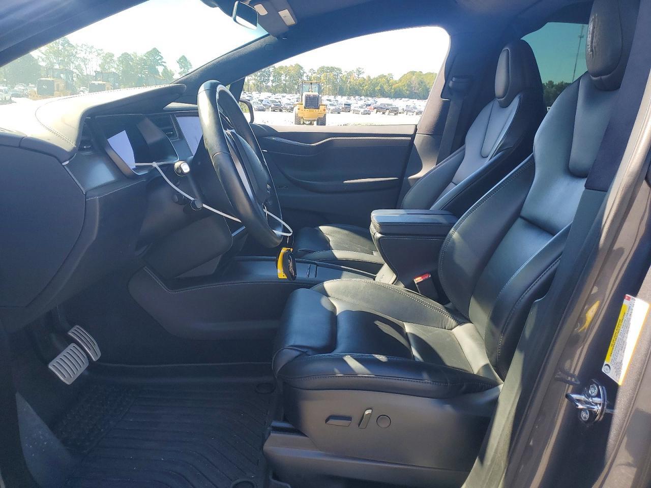 2021 Tesla Model X - Image 7