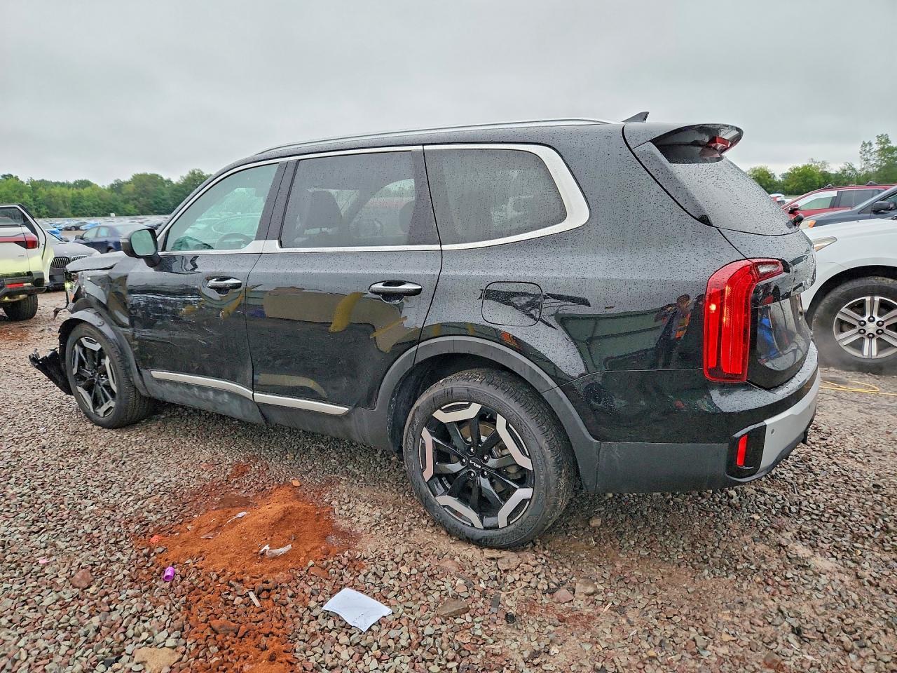 2024 Kia Telluride S - Image 2