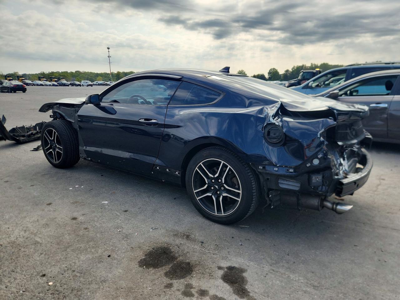 2021 Ford Mustang - Фото 2