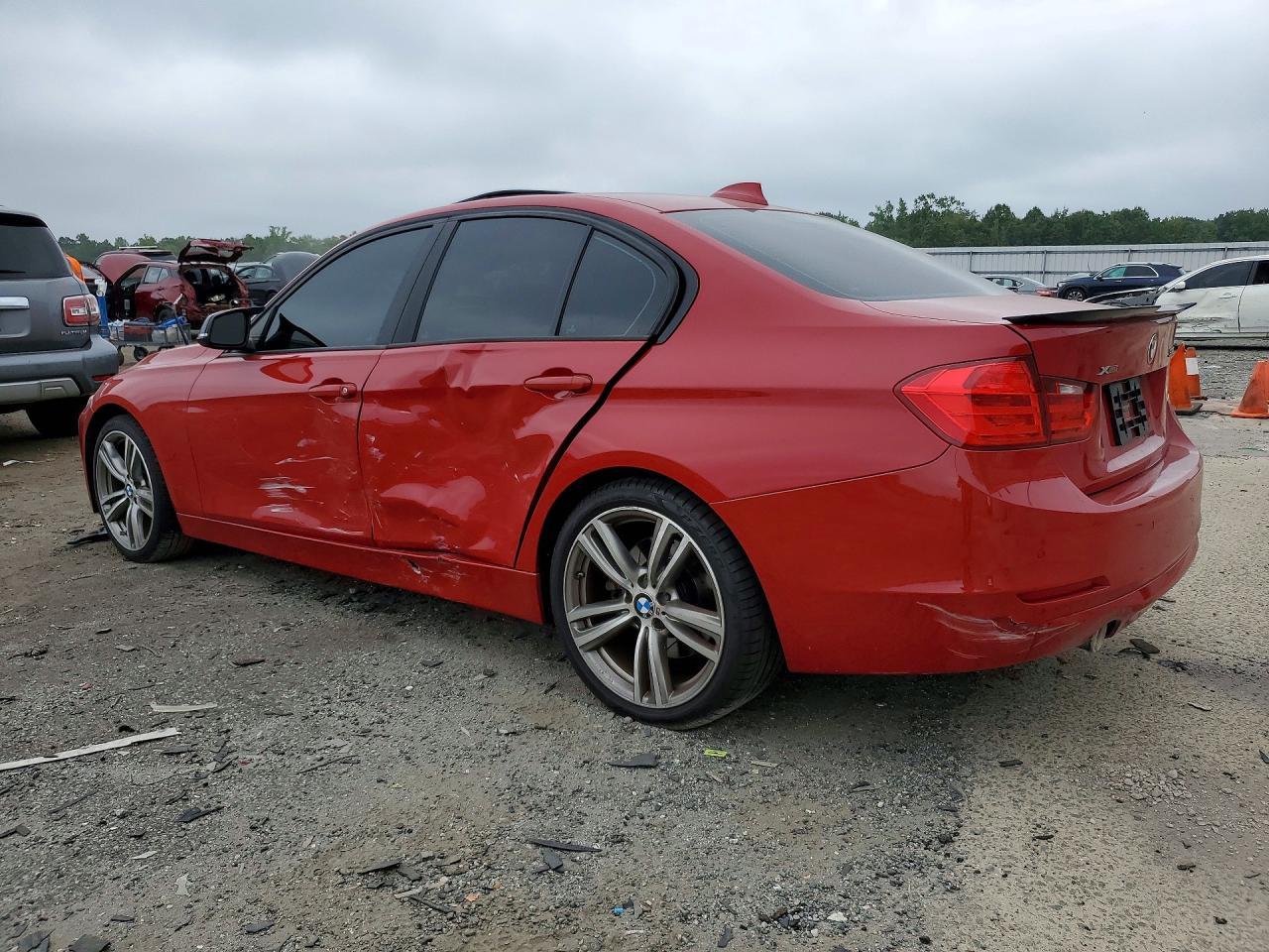 2013 BMW 335 Xi - Фото 2