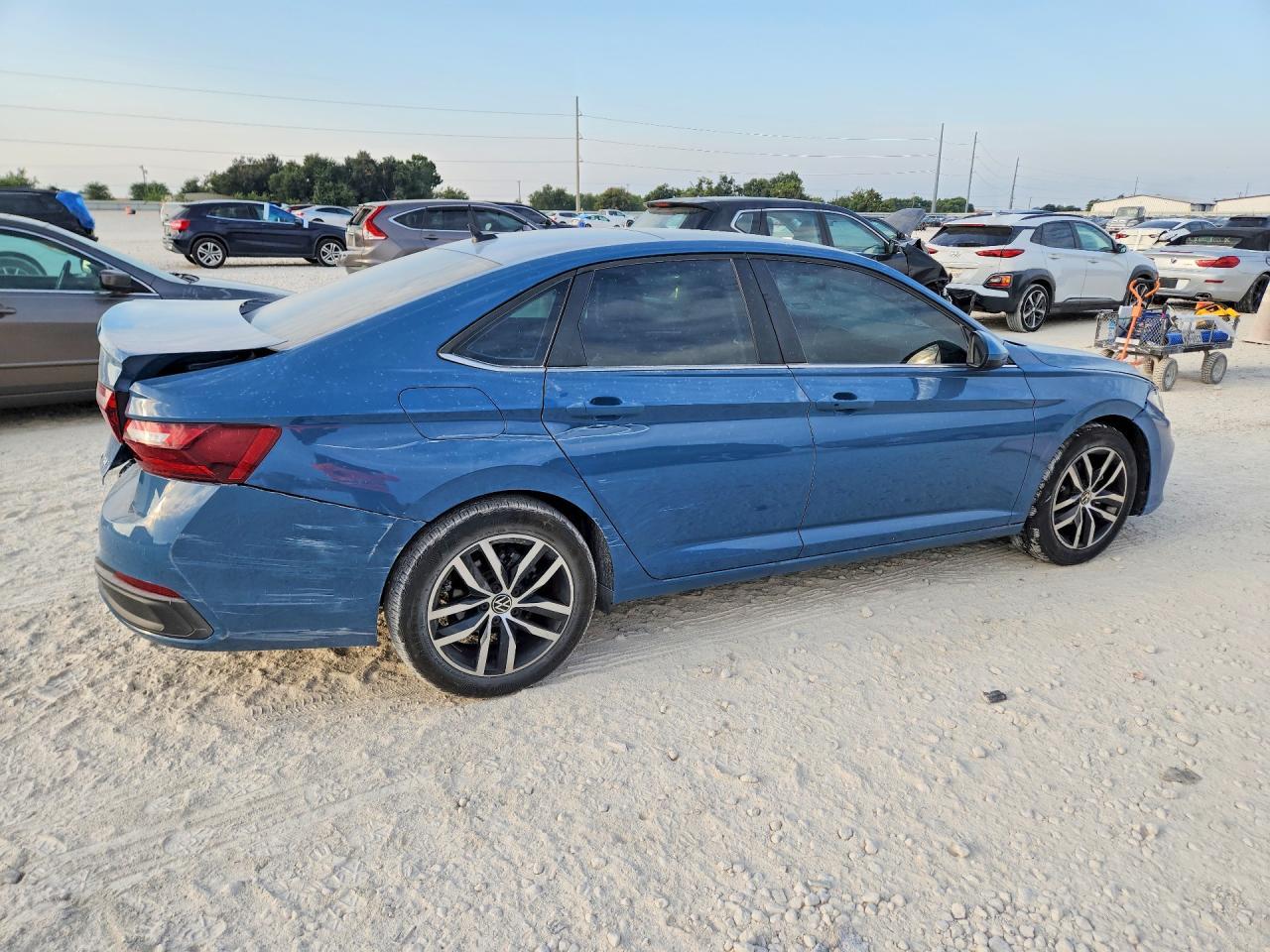 2025 Volkswagen Jetta Se - Фото 3