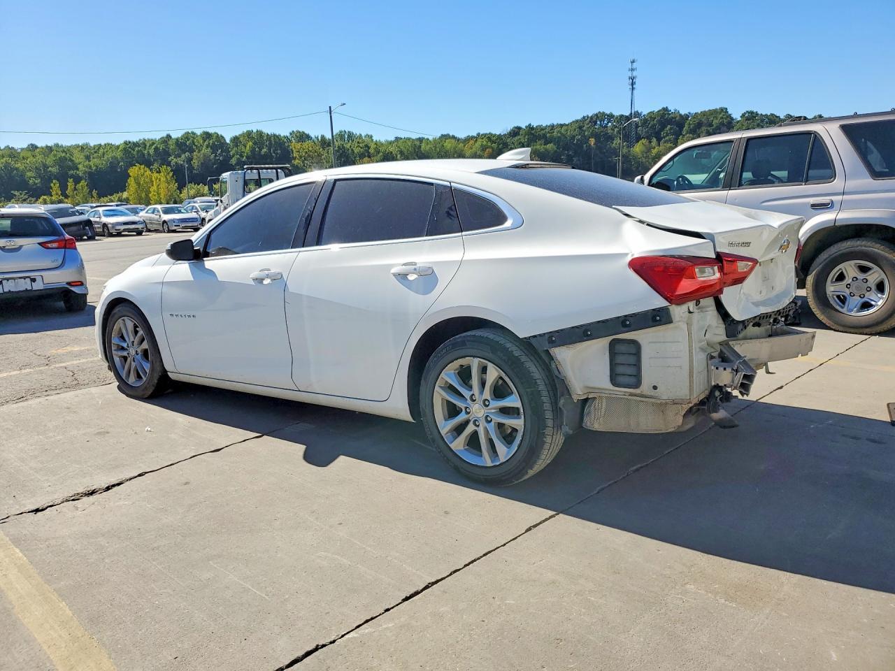 2018 Chevrolet Malibu Lt - Image 2