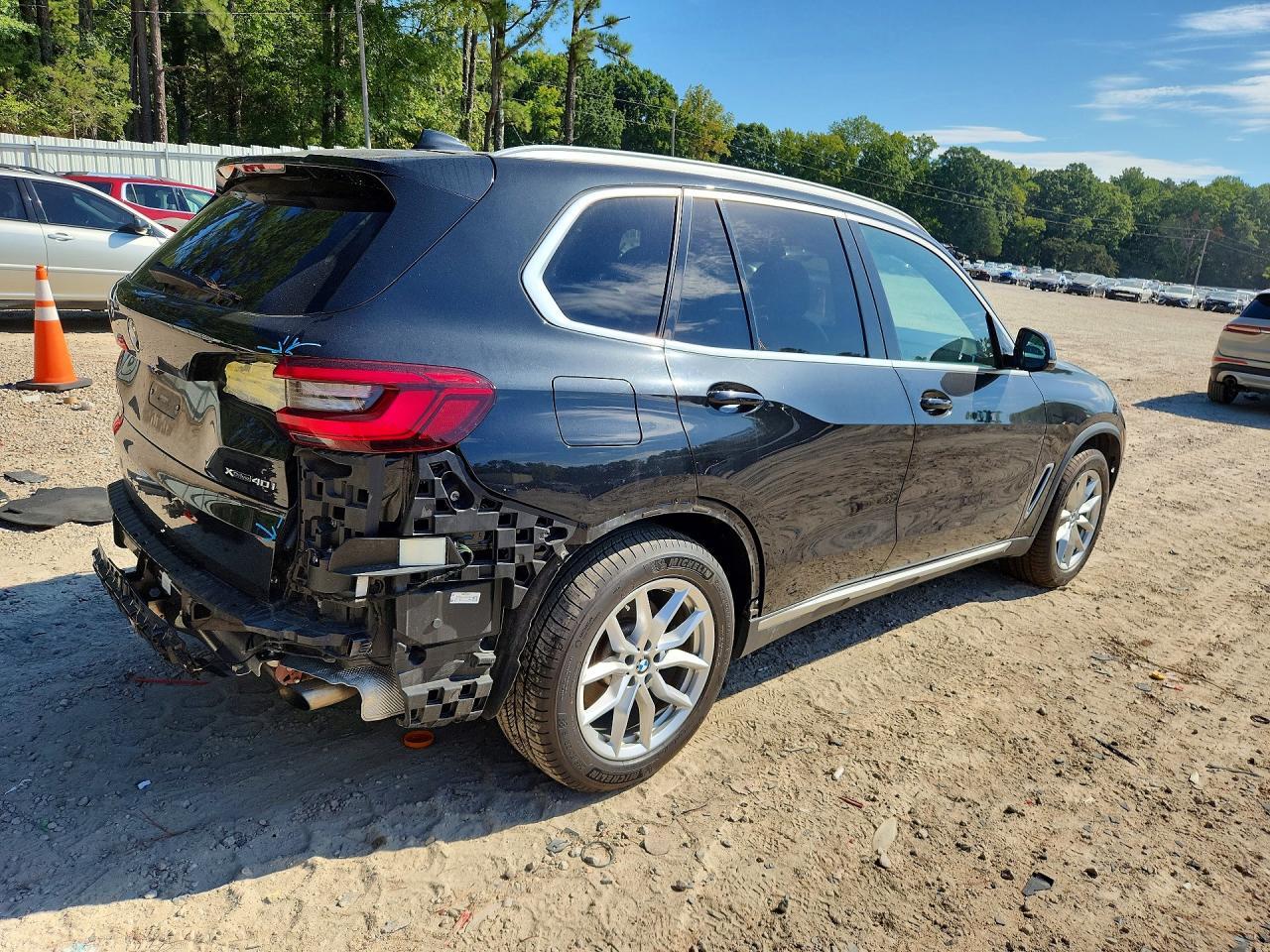 2019 BMW X5 xDrive40I - Image 3