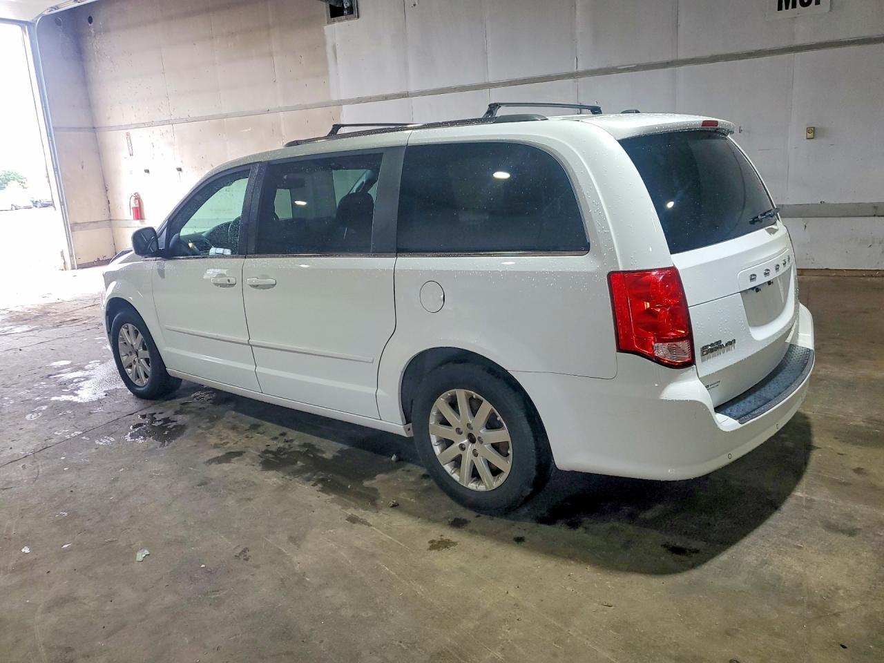 2017 Dodge Grand Caravan Sxt - Фото 2