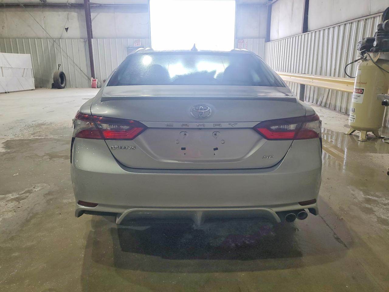 2022 Toyota Camry Se - Фото 6