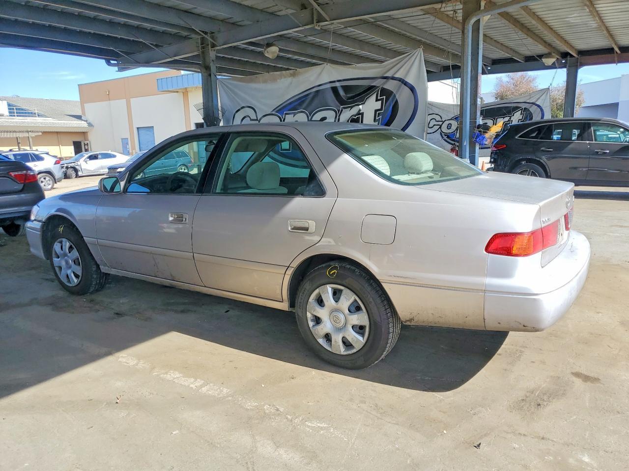 2001 Toyota Camry Ce - Image 2
