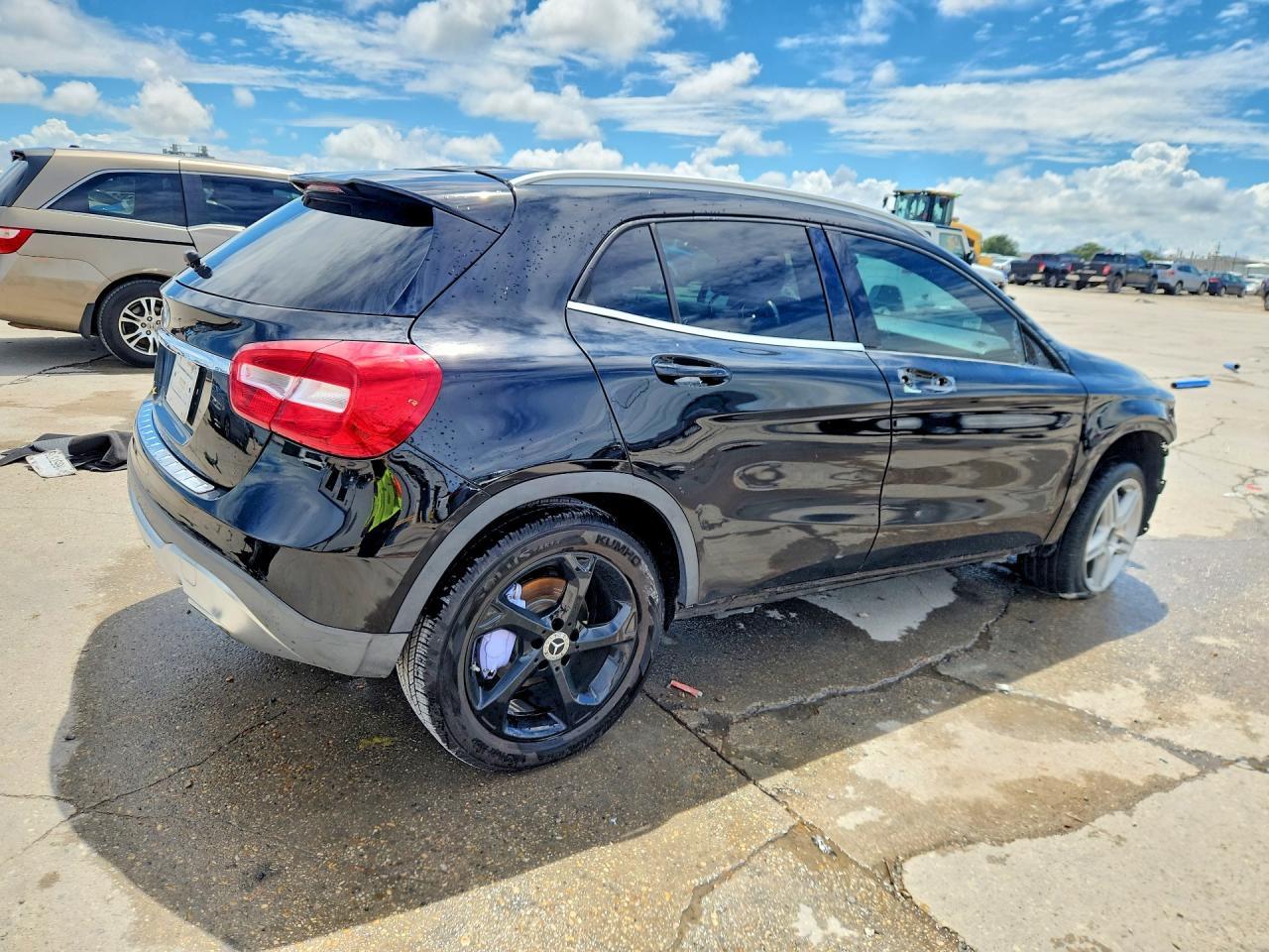 2018 Mercedes-Benz Gla 250 - Image 3