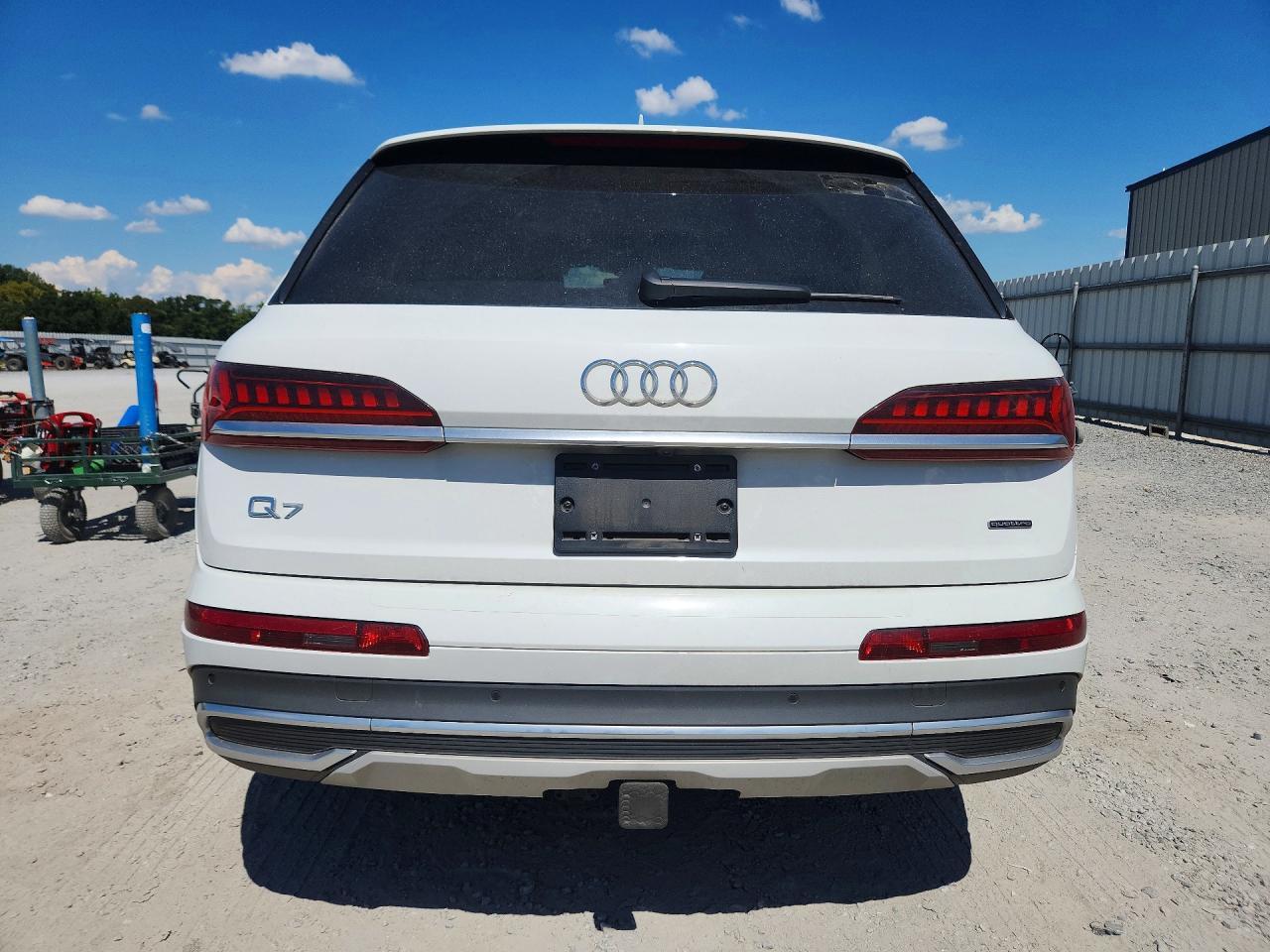2020 Audi Q7 Premium - Image 6
