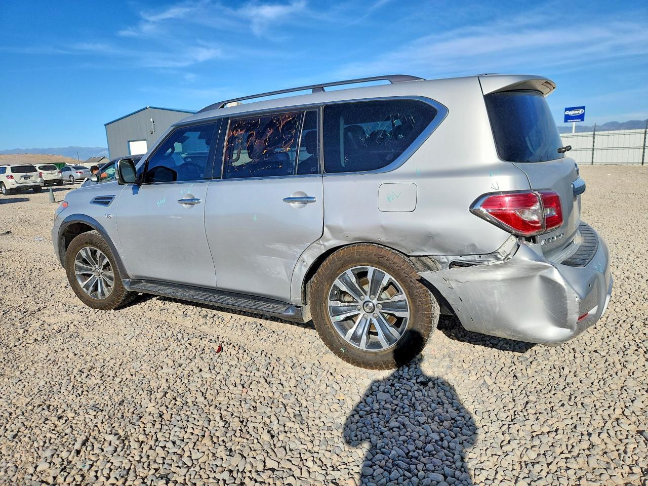 2018 Nissan Armada Sl - Image 2