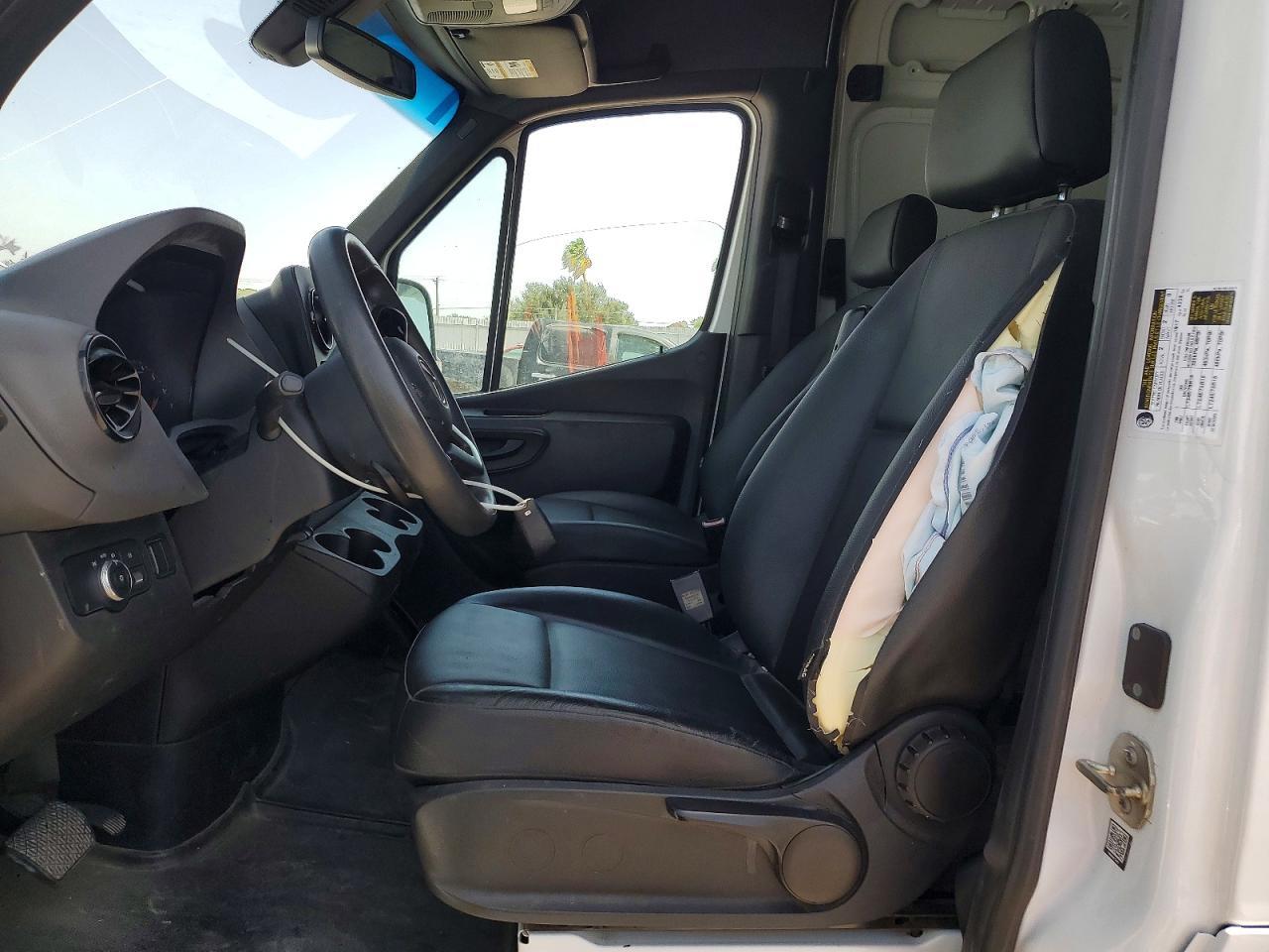 2022 Mercedes-Benz Sprinter 2500 - Фото 7