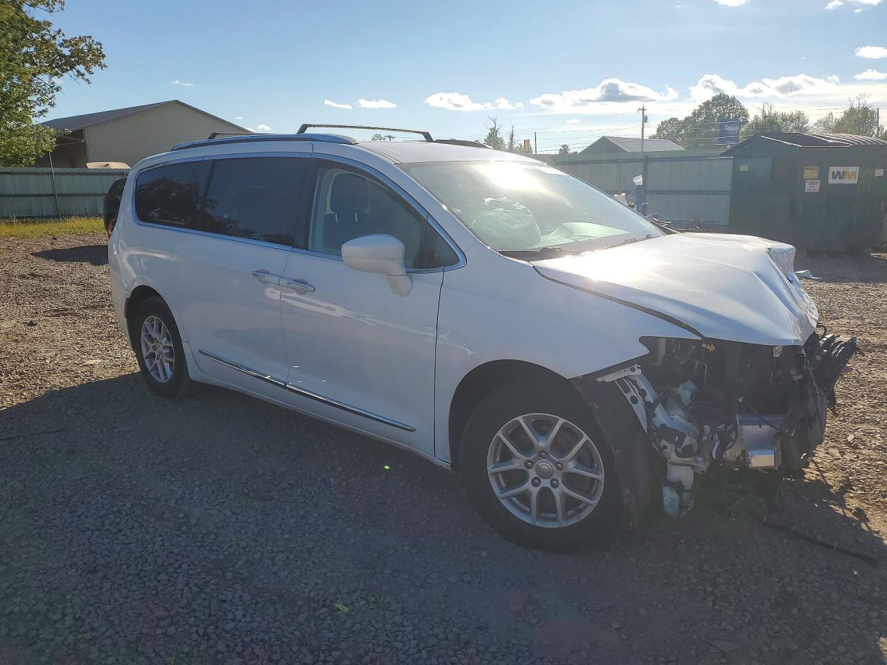 2020 Chrysler Pacifica Touring L - Image 4