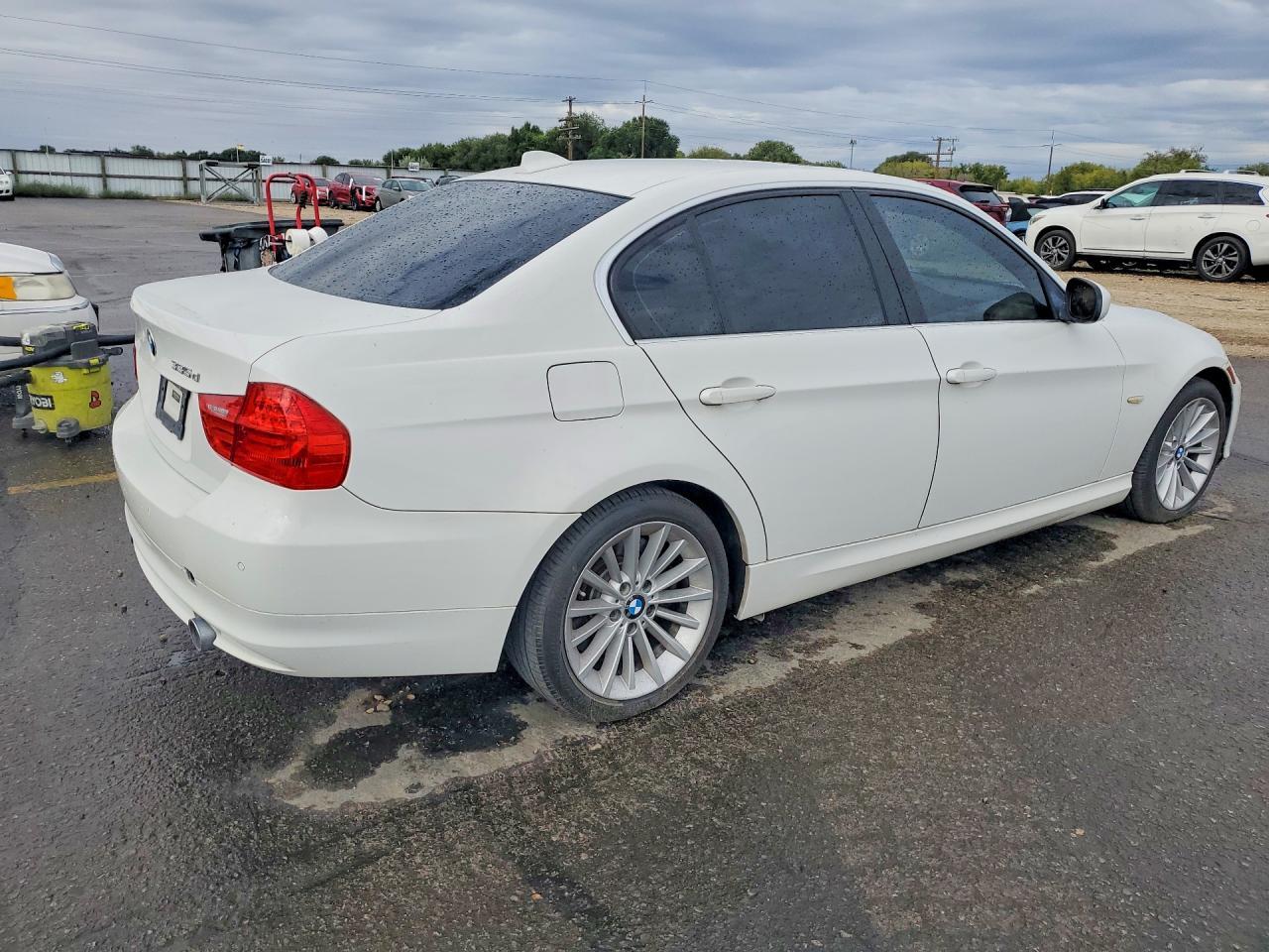 2011 BMW 335 D - Image 3