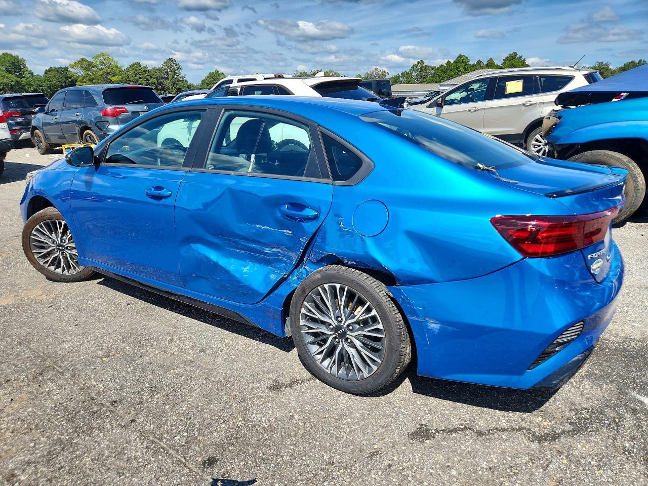 2023 Kia Forte Gt Line - Фото 2