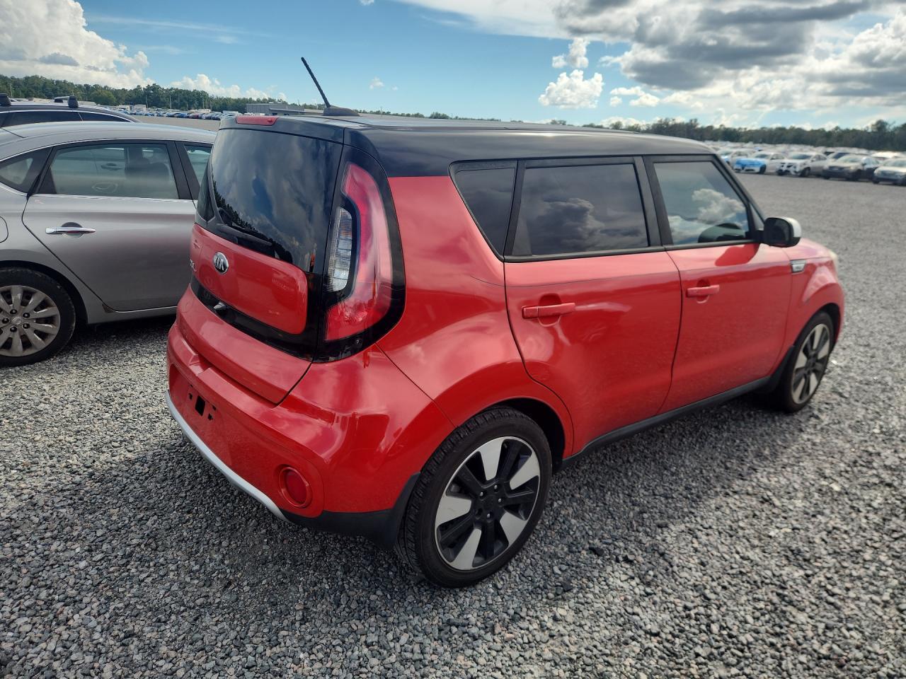 2017 Kia Soul + - Image 3