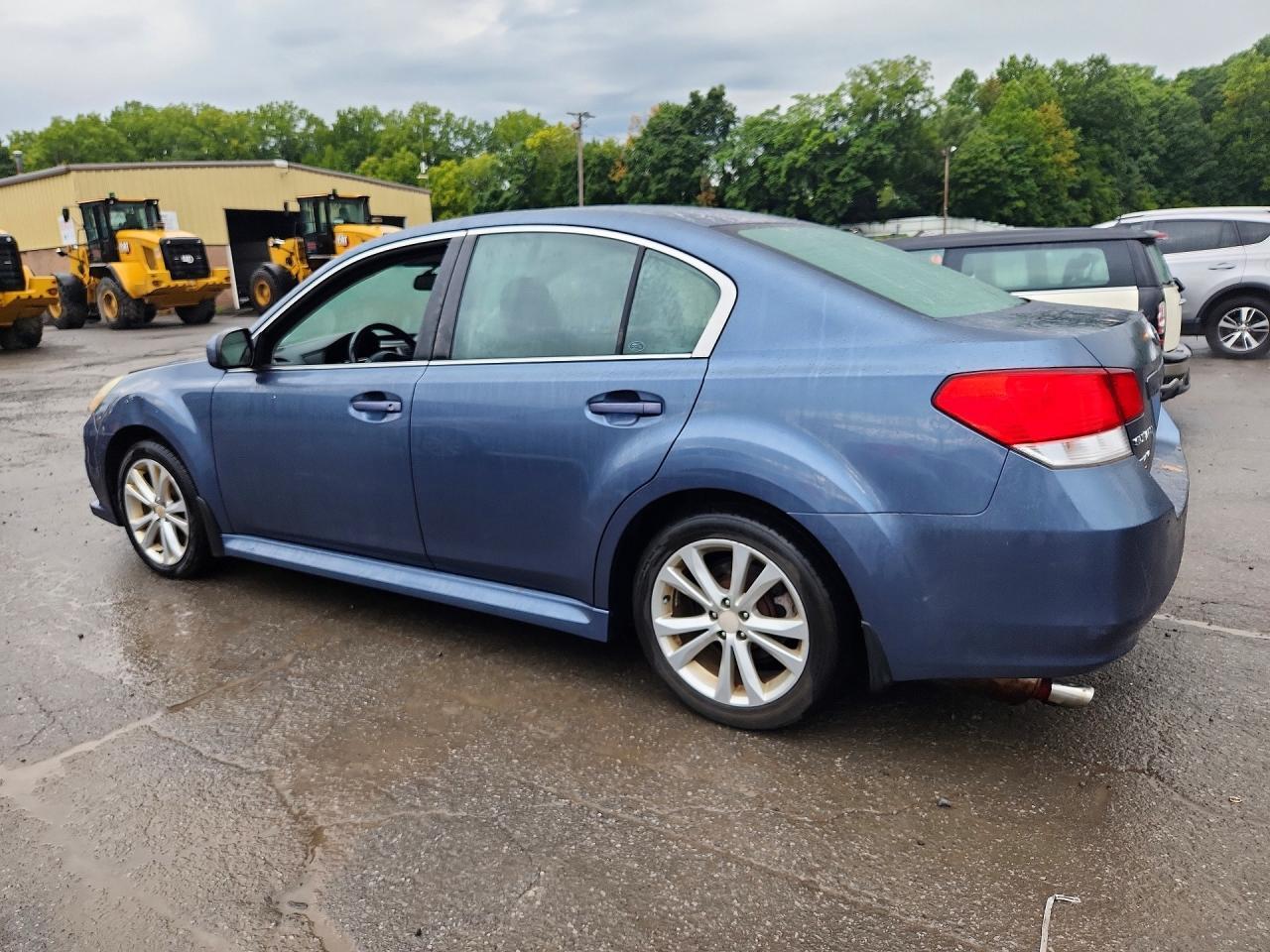 2013 Subaru Legacy 2.5I Premium - Фото 2