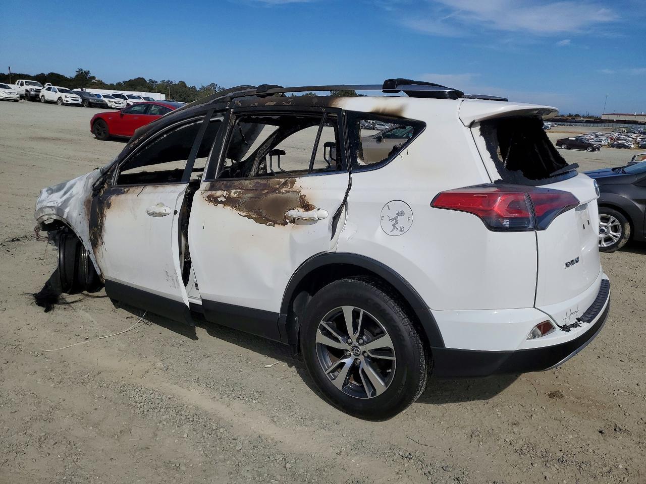 2017 Toyota Rav4 Xle - Фото 2