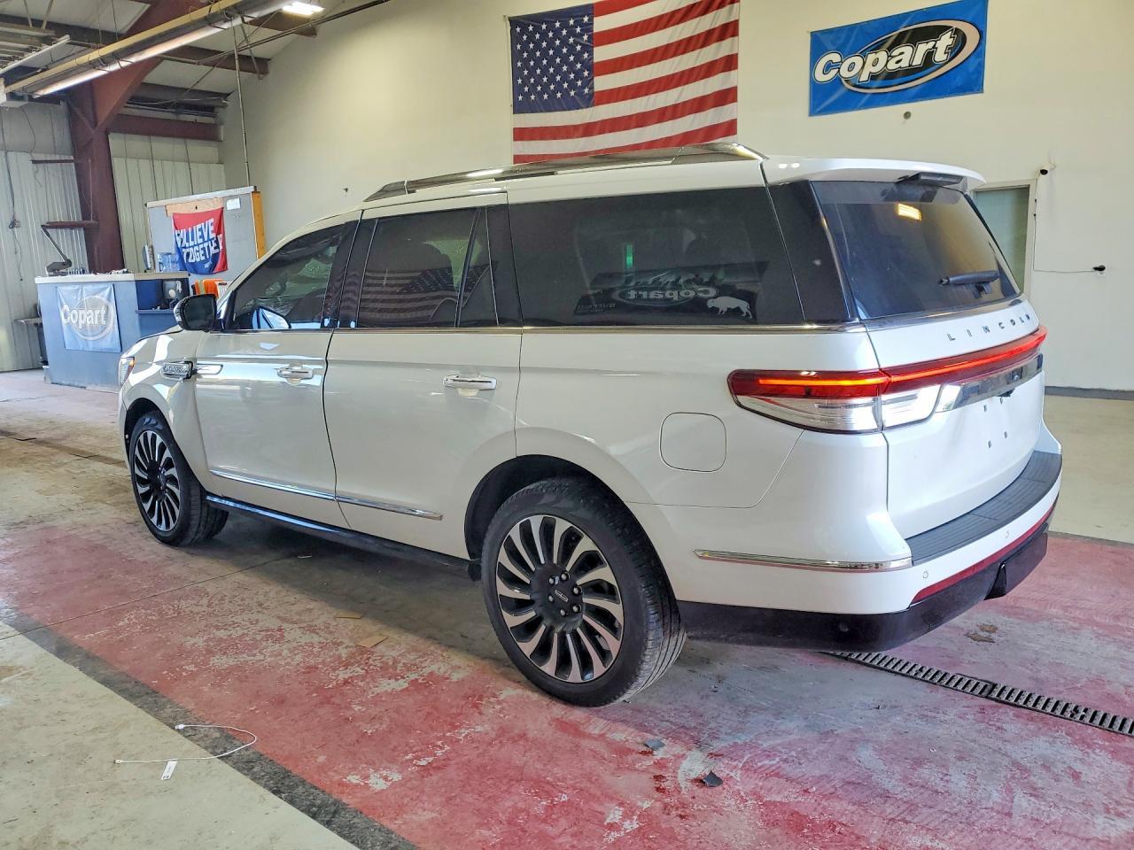 2024 Lincoln Navigator Black Label - Image 2