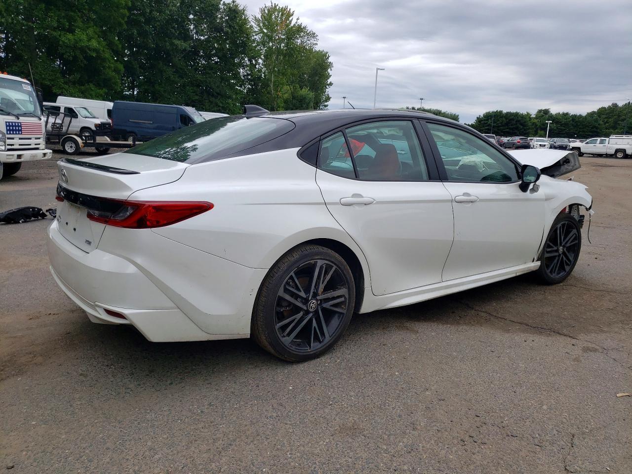 2025 Toyota Camry Xse - Image 3