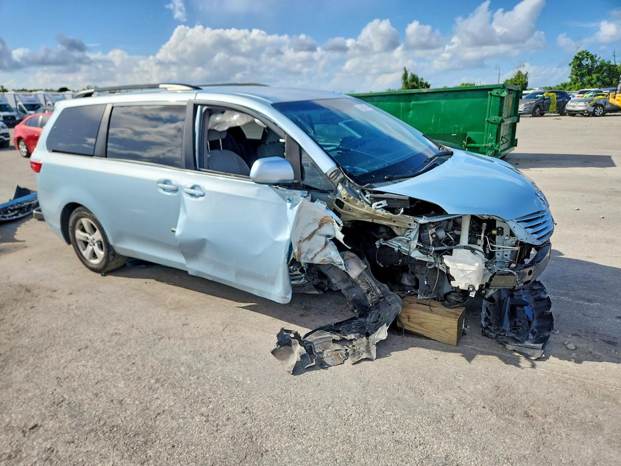 2016 Toyota Sienna Le - Фото 4