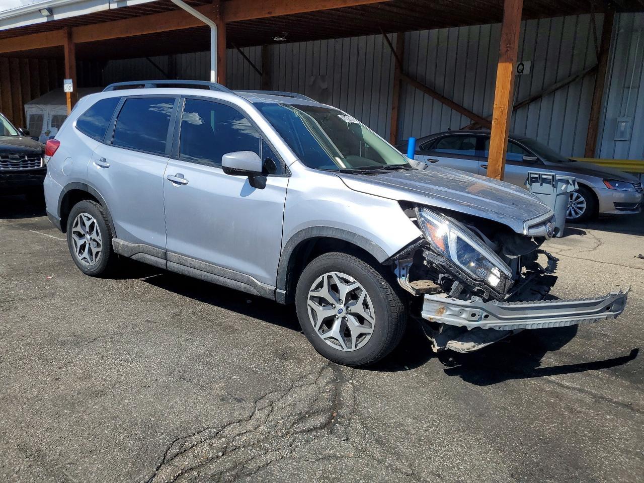 2021 Subaru Forester Premium - Image 4
