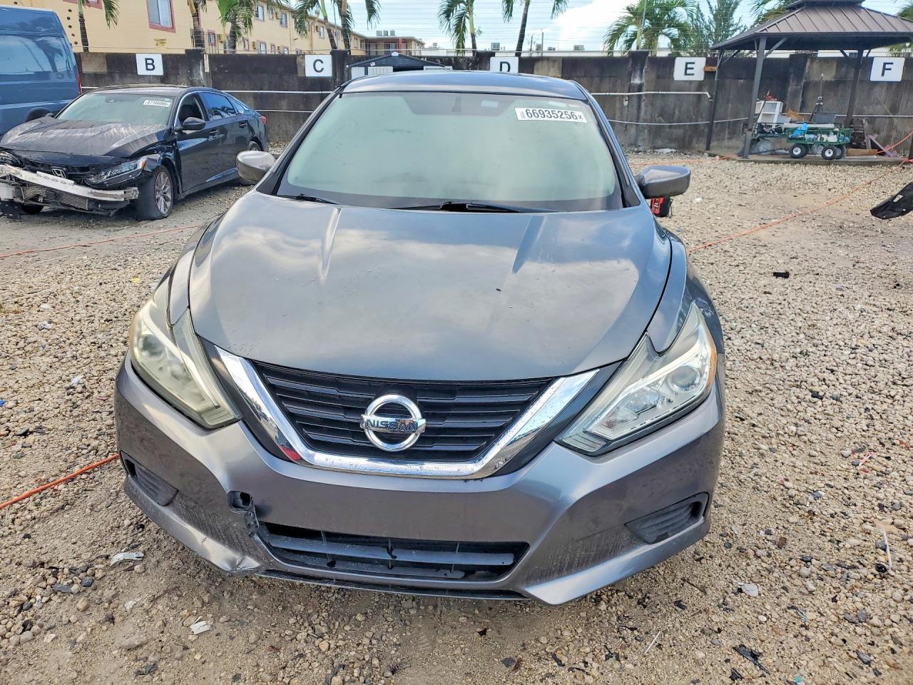 2017 Nissan Altima 2.5 S - Image 5