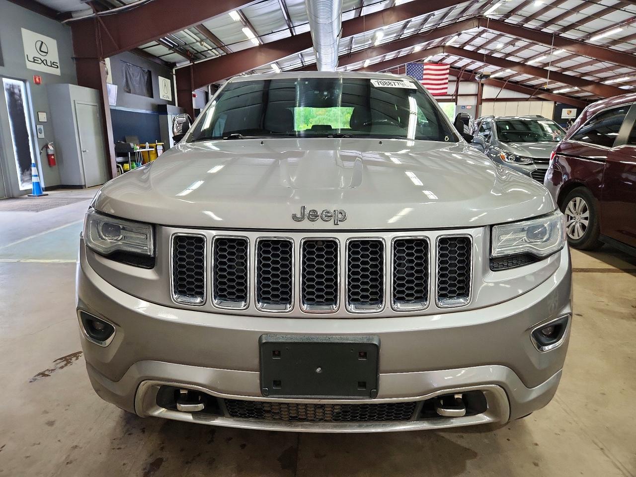2014 Jeep Grand Cherokee Overland - Image 5