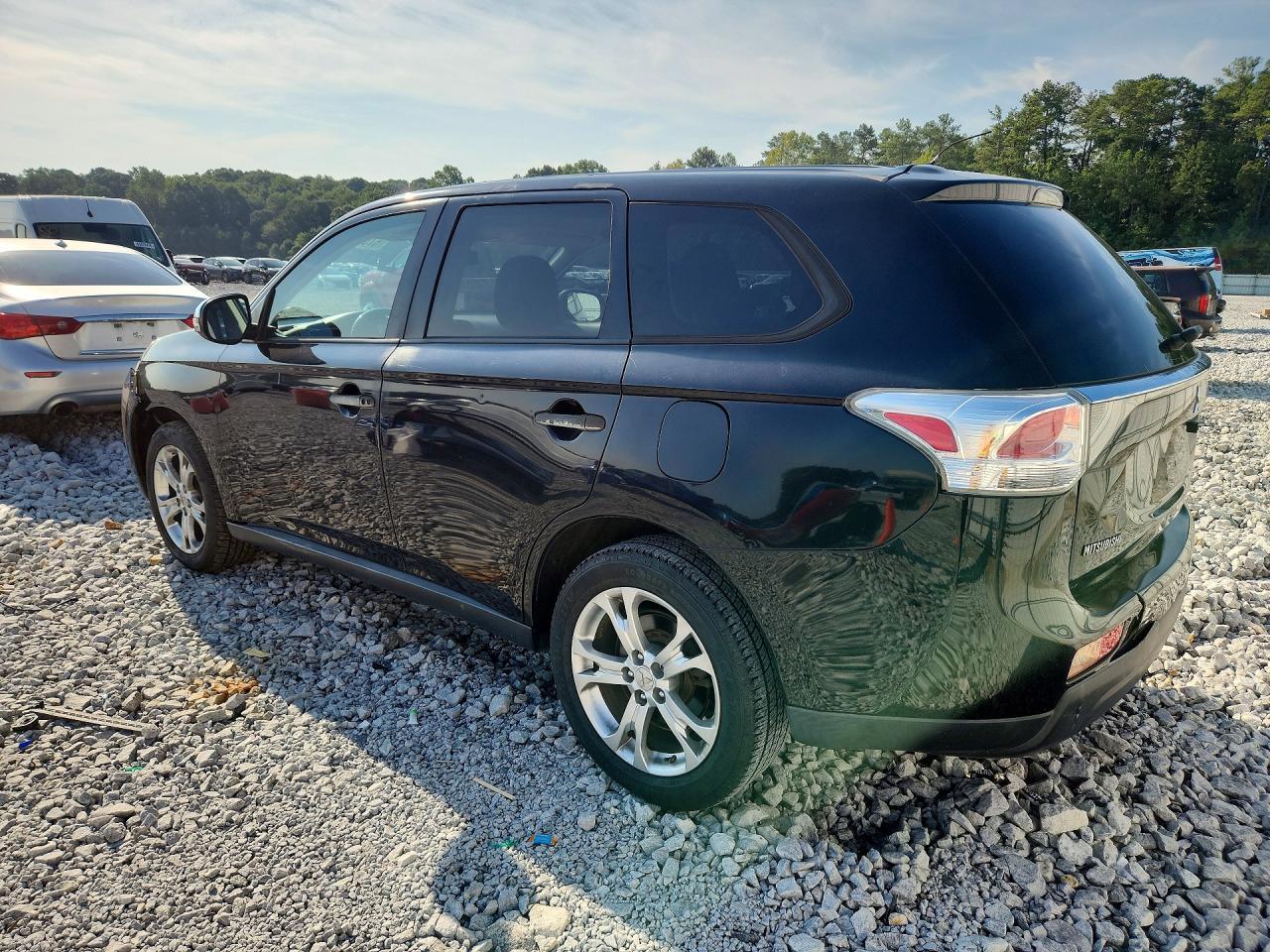 2014 Mitsubishi Outlander Se - Фото 2