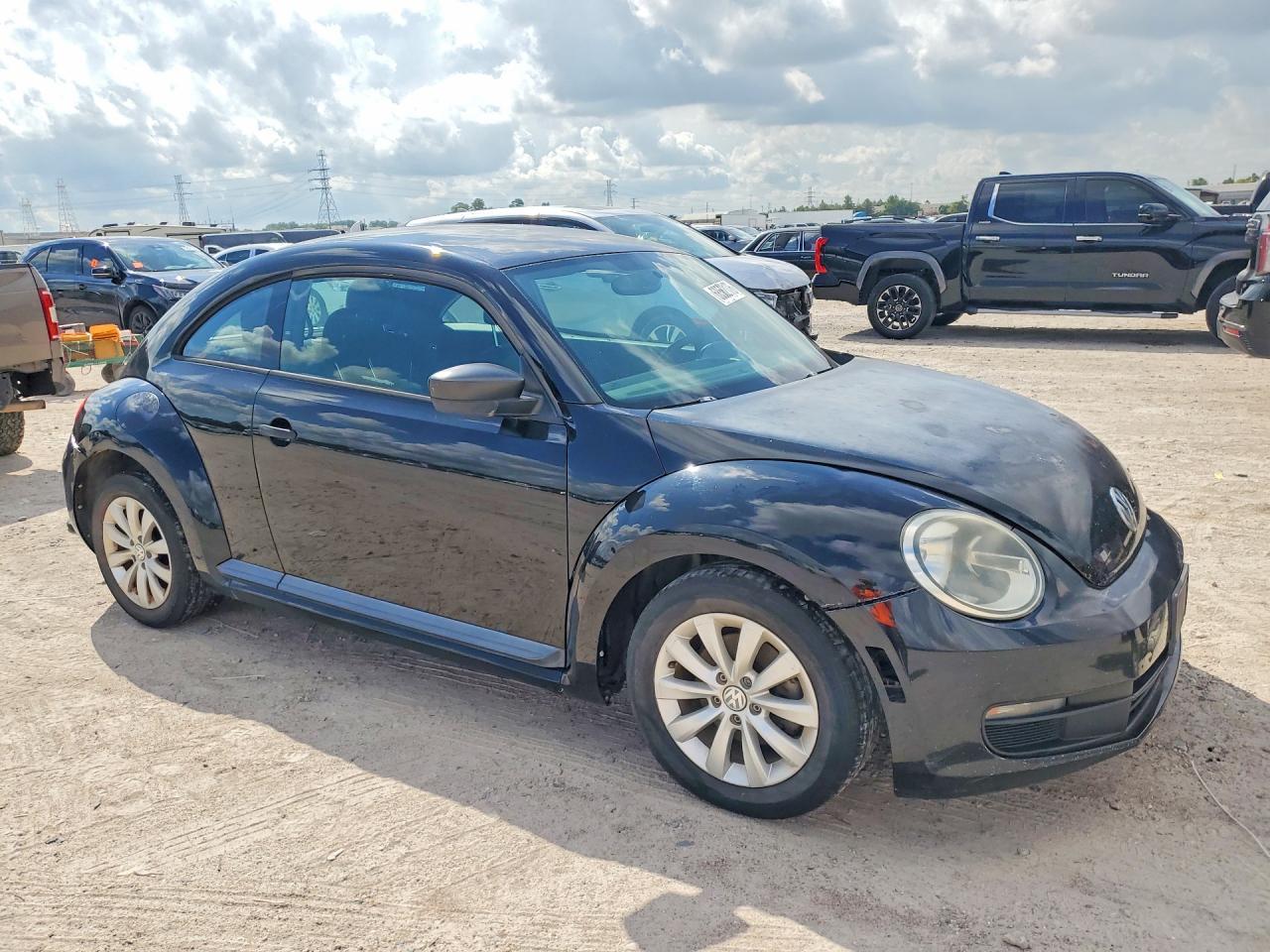 2013 Volkswagen Beetle - Фото 4