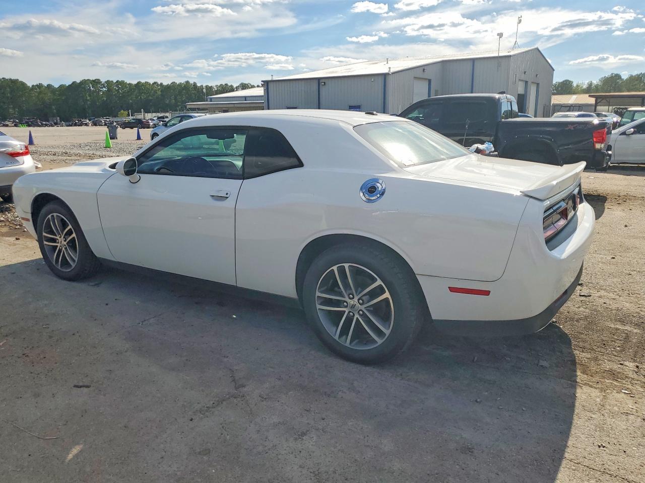 2019 Dodge Challenger Sxt - Image 2