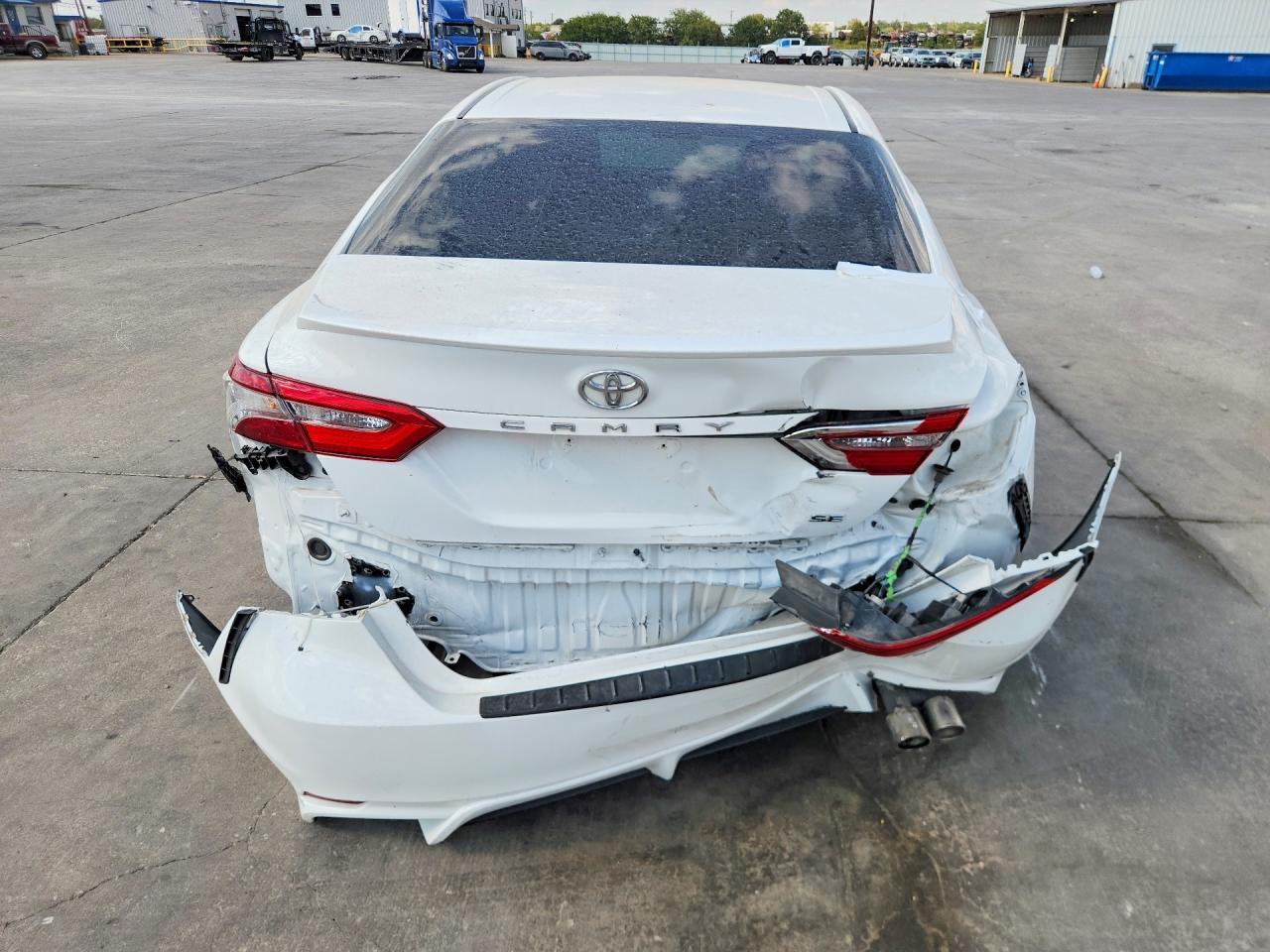 2018 Toyota Camry Se - Фото 6